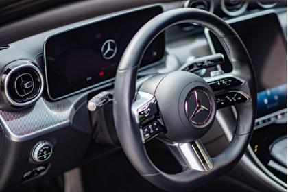 Mercedes-Benz C300e 313Ps